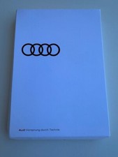 Audi Q3 Génération de 2019 à 2025  Notice d’Utilisation et son Étui Carton Blanc