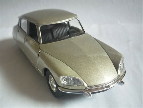 Citroen doré - ds, .