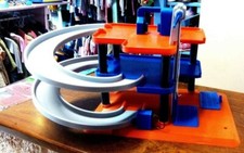 Jouet garage BERCHET neuf sans boîte sans véhicules. 