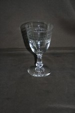 Verre de table ancien à pied