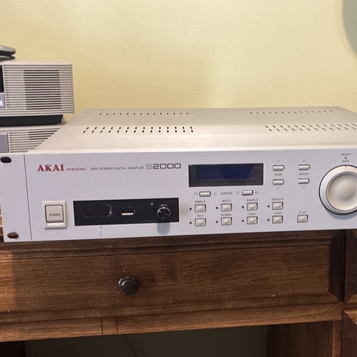 Akai s2000 midi - stereo, digital