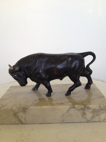 Sculpture animalière - , en