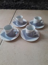 LOT DE 4 TASSES ET SOUS-TASSES