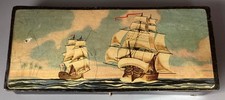 ANCIEN PLUMIER EN BOIS NOIRCI DECOR ARMADA BATEAUX MARINE