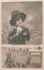 CP BONNE ANNEE FEMME ELEGANTE CHAPEAU BOITE-A-LETTRES NEIGE - 34719