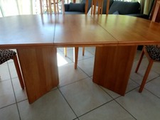 TABLE DE SALON RONDE +