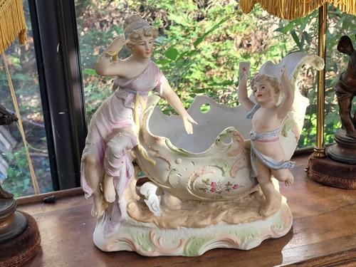 Belle jardiniere biscuit peint - biscuit,