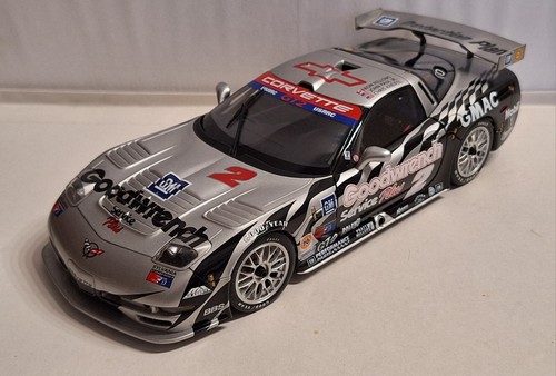 18 chevrolet corvette - 1:18, 1/18