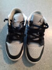 basket "nike" air jordan" gris et noir "P-38"