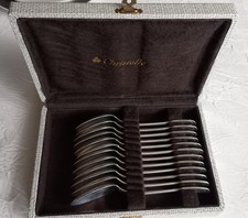 Coffret de 12 cuillères à