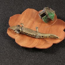 Figurine de salamandre