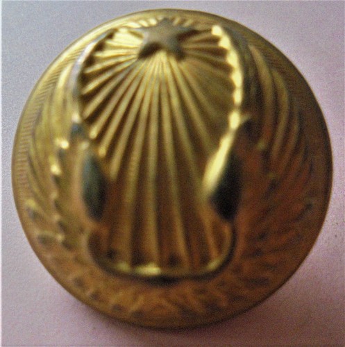 Ancien bouton laiton doré