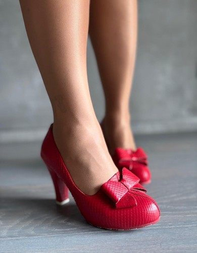 June let red pump - -,