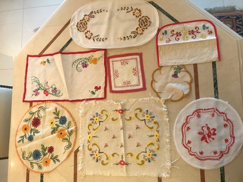 Lot napperons anciens - de,