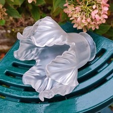 ANCIENNE TULIPE EN VERRE DÉPOLI FEUILLES D'ACANTHE 