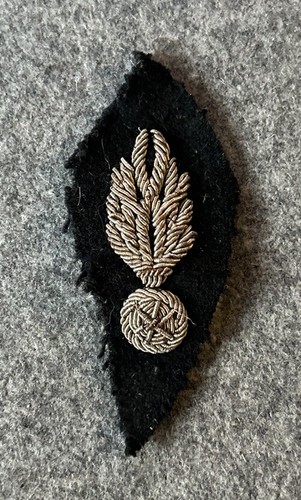 Patte col gendarmerie - patte,