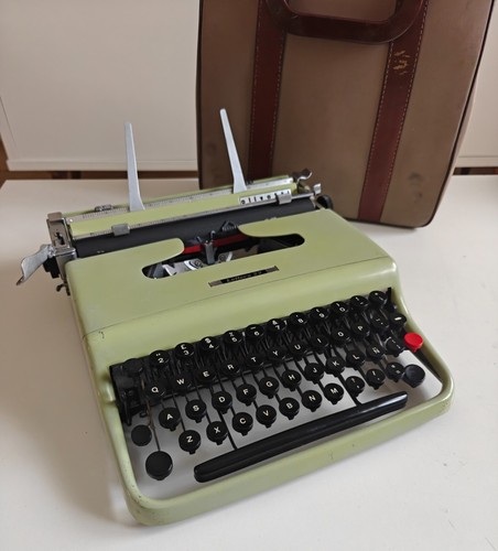 Green mcm olivetti lettera 22 - mcm.,