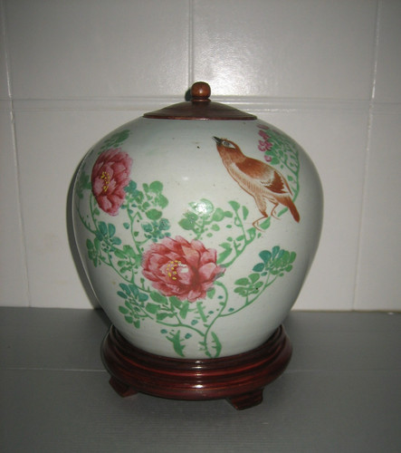 Ancien pot gingembre sur - à,