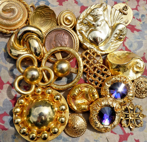 Lot boutons anciens dorés - lot,