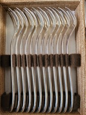 12 fourchettes  à entremets Christofle modèle coquille