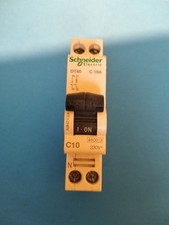 DISJONCTEUR DT40 C10A SCHNEIDER ELECTRIC 1 P + N Ref A9N21024