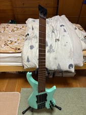 Ibanez ehb1005 5 cordes basse