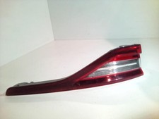 Feu arriere secondaire gauche