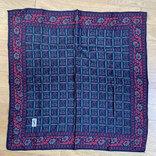 Magnifique foulard yves - magnifique, "