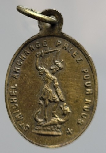 Jolie petite médaille - jolie,