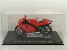 Moto compétition 1/24 Altaya 36 IXO YAMAHA YZR-M1 YZR M1 Max BIAGGI 2002 #3
