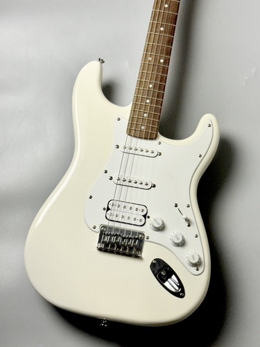Squier fender excellent - by,