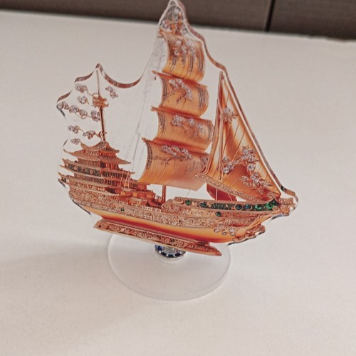 Figurine décorative voilier