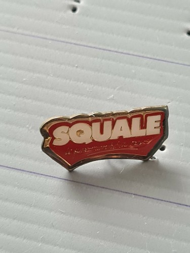 Pin squale - pin's,