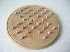 Ancien jeu solitaire et pions