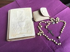 1910 Ancien missel ivoirine et son CHAPELET PERLES OS sculpté dans  étui cuir