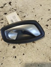 Poignee interieur avant droit