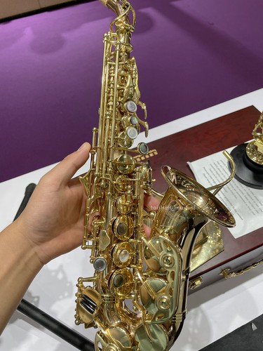 Brass lacquered curved soprano - curved,