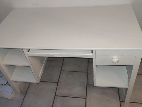 Bureau blanc avec - , rangements