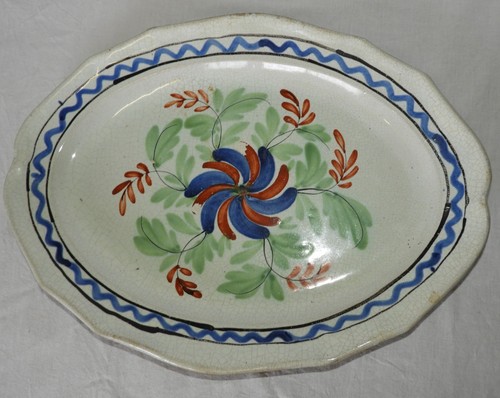 Grand plat ancien - , cul-noir