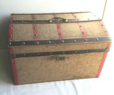 Malle bombée Napoléon III pour habits de poupée, bois toilé, clous laiton doré