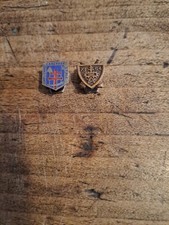 Lot 2 Insigne De Boutonniere 2