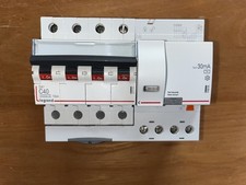DISJONCTEUR 407902 DIFFERENTIEL 410505 TETRA. 40A 30mA AC, LEGRAND DX3, 40AMPERE