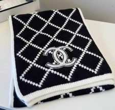 Echarpe Logo Imprimé Chanel Vip