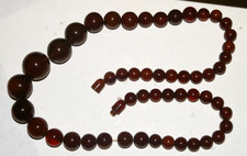 ancien collier en bakélite