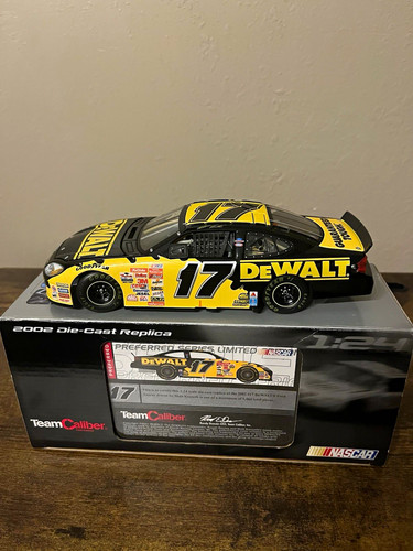 Matt kenseth dewalt 2002 - matt, #17