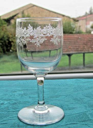 Verres vin blanc - a,
