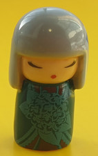 Fève -  Un amour de Kimmidoll - Poupée japonaise verte