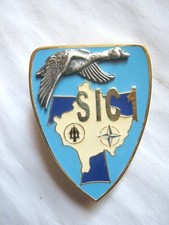 ANCIEN INSIGNE FAB SHELI TRANSMISSIONS SIC 1 OPEX KOSOVO TRIDENT