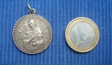 B34  Belle Médaille Ancienne