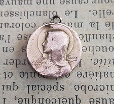 ANCIENNE Médaille Vierge Marie 1908 plaquée or cinquantenaire TAIRAC pendant